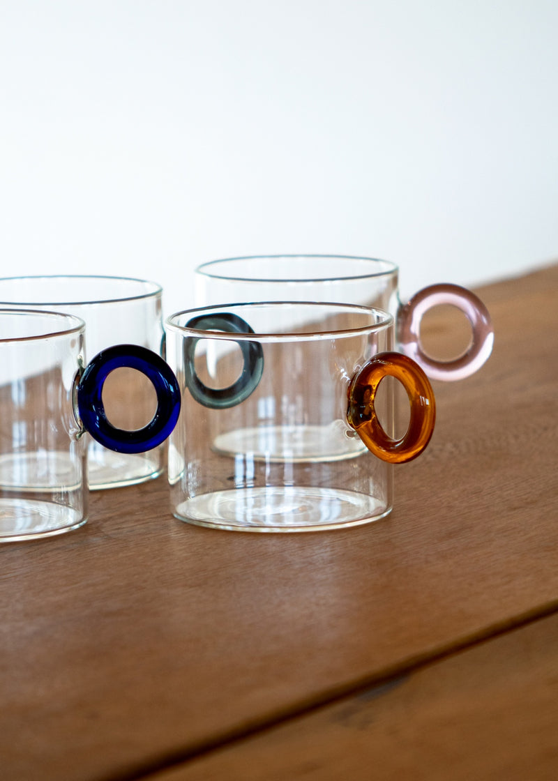 Juego de 4 vasos de vidrio borosilicato con asa de anilla