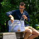Bolsa Nevera A Rayas Con Bolsillo Para Botellas - Azul