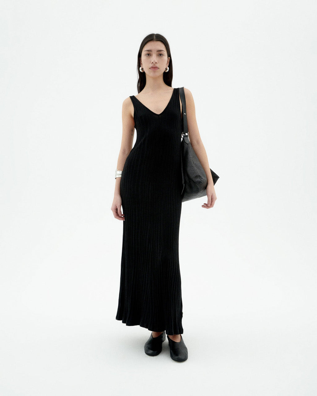 Vestido punto negro Sade sostenible-1