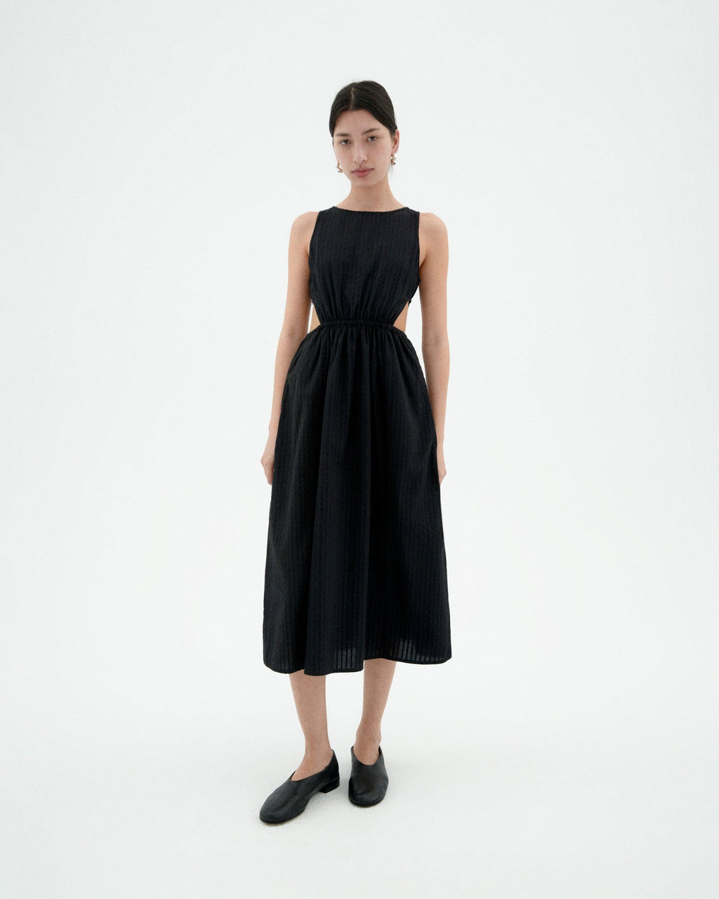 Vestido negro seersucker Kin sostenible-1