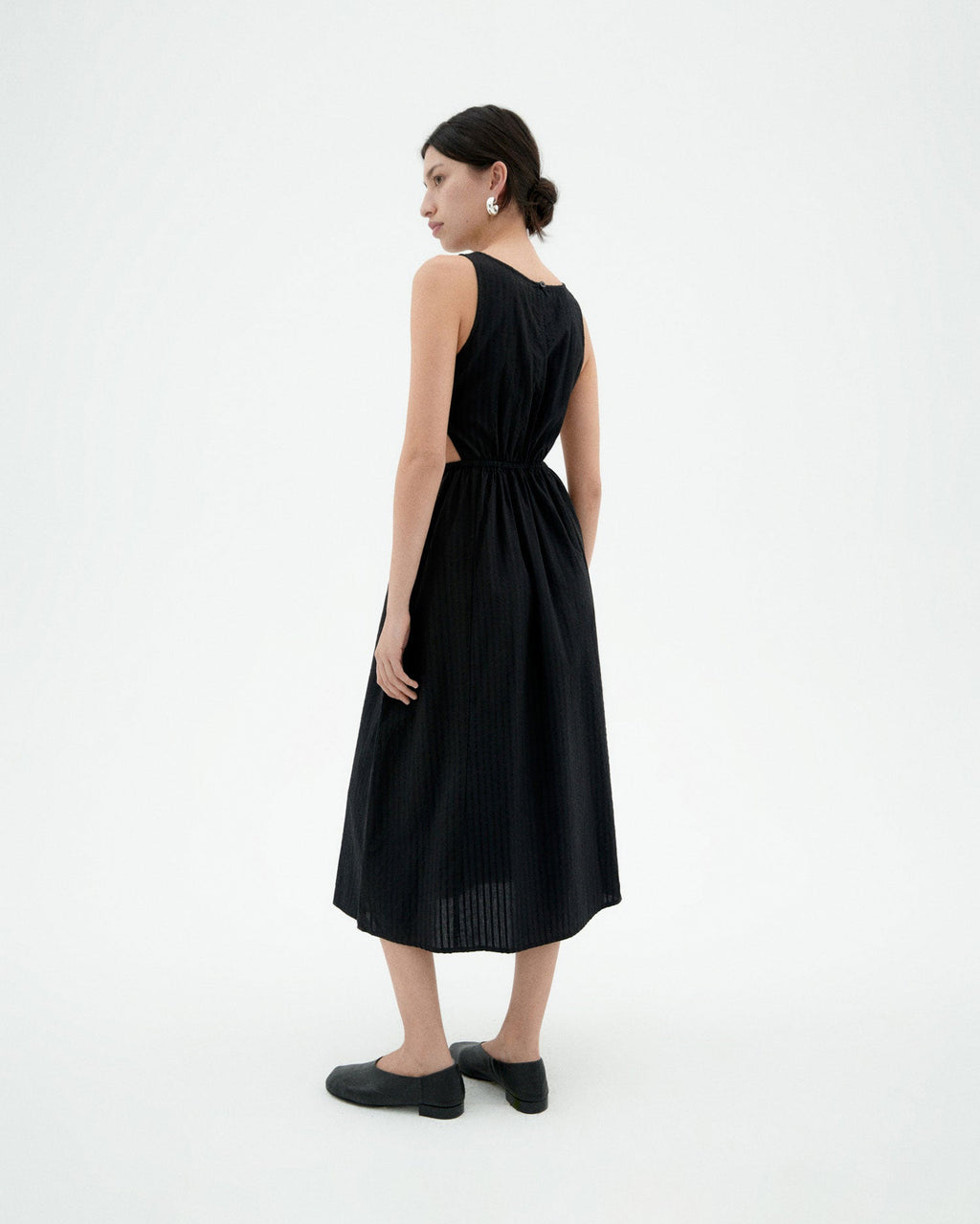 Vestido negro seersucker Kin sostenible-2