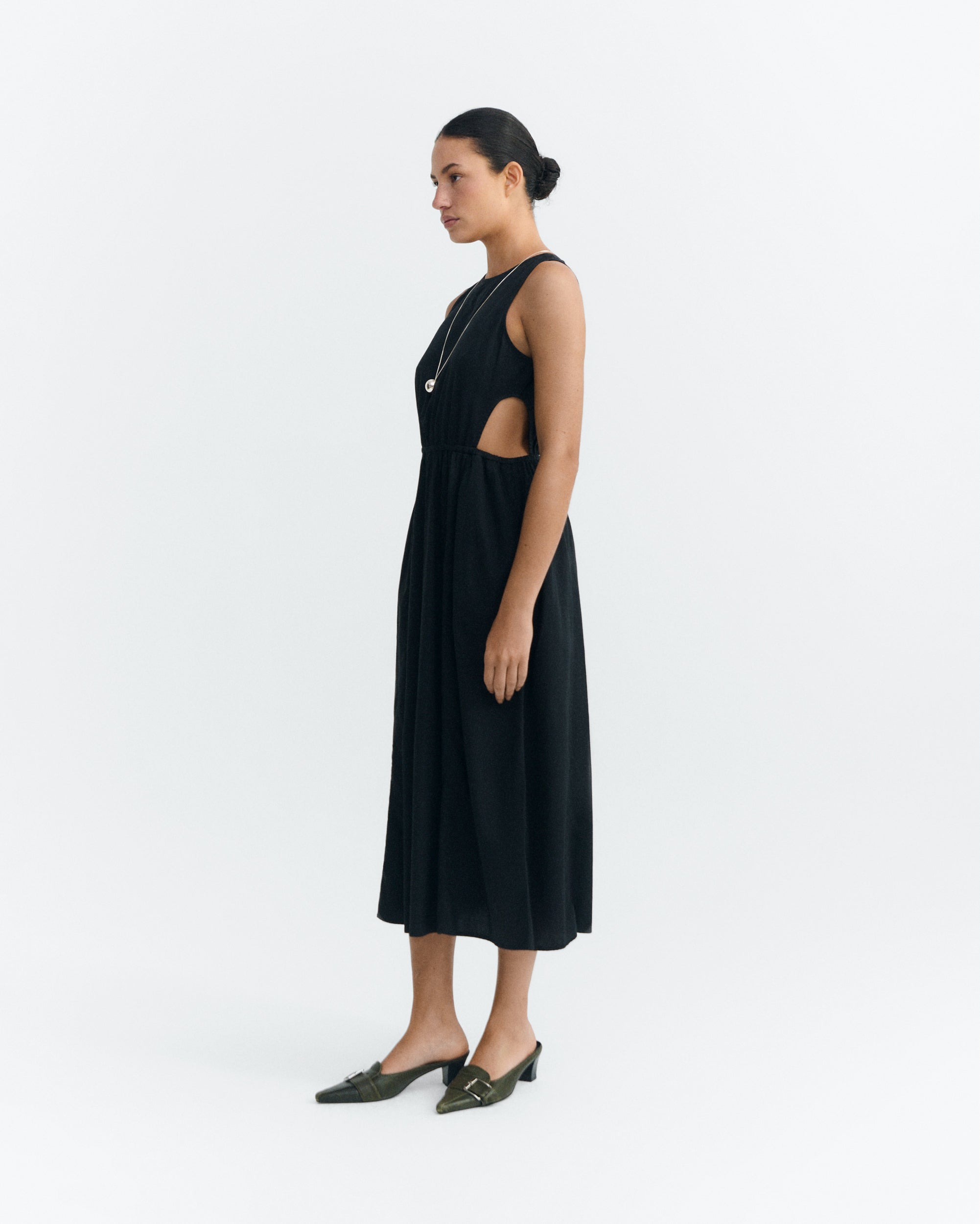 Vestido midi negro Kin sostenible - 2