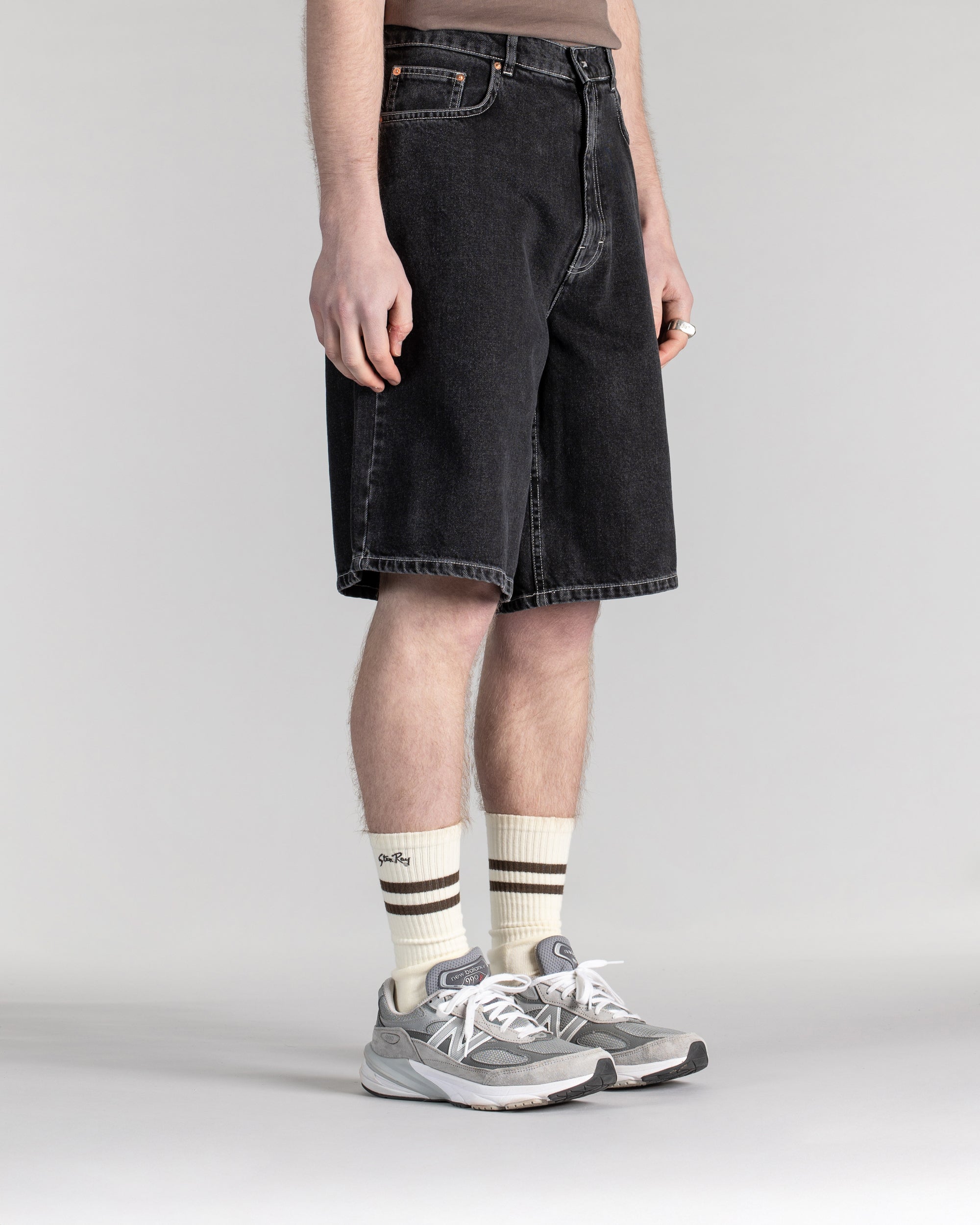 Wide 5 Short - Washed Black