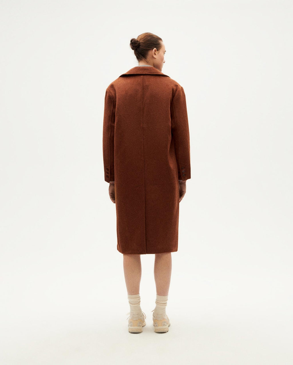 Cappotto marrone in lana Rita sostenibile-4