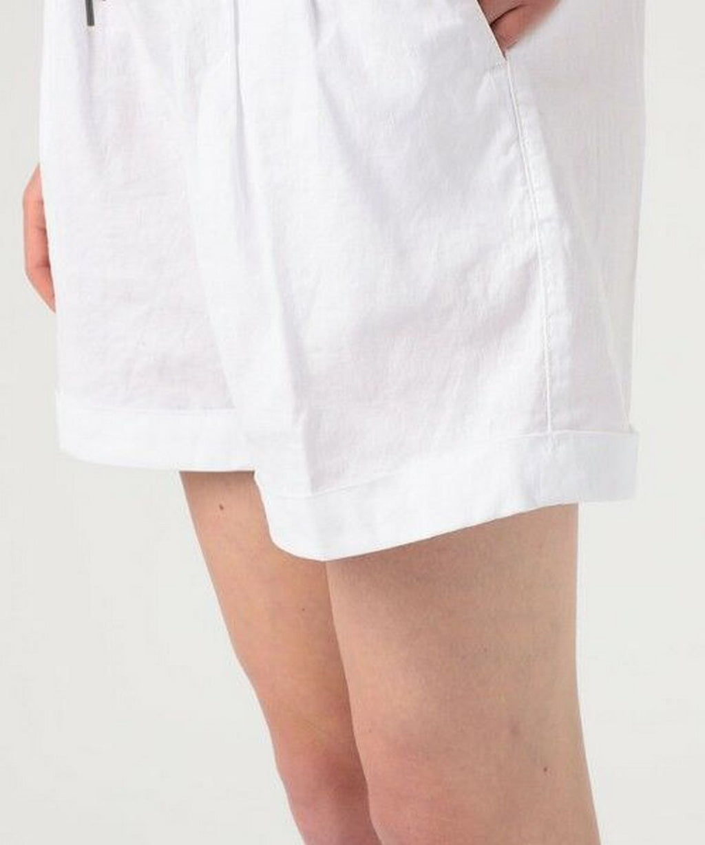 Double-Pleated Walking Shorts - White - Women