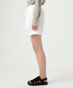 Double-Pleated Walking Shorts - White - Women