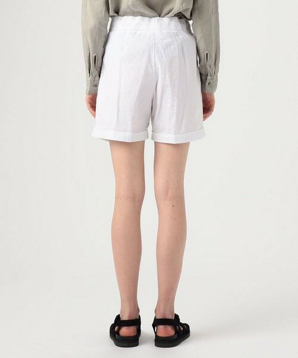 Double-Pleated Walking Shorts - White - Women