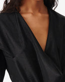 Top Marissa con cuello en V y volantes - Negro brillante