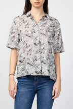 Camisa de Lino de Manga Corta con Estampado de Hojas de Palmera - Carbón - Mujer