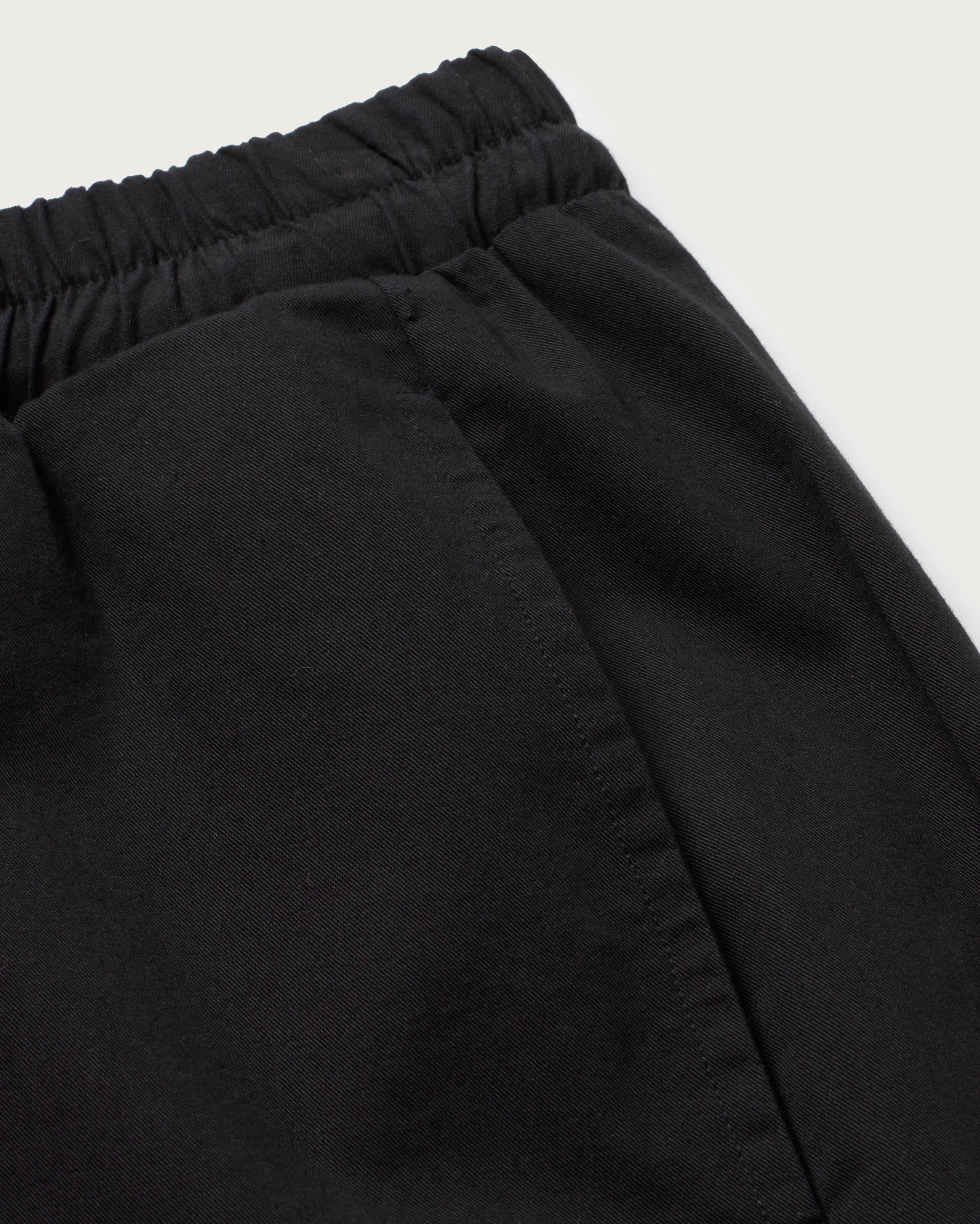 Pantalón Esther sostenible negro - silueta 1
