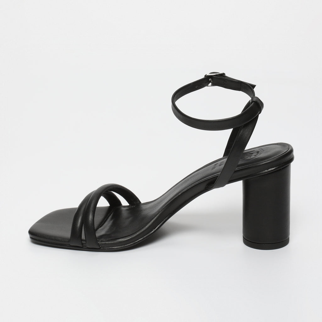 Daachayani Sandals - Black