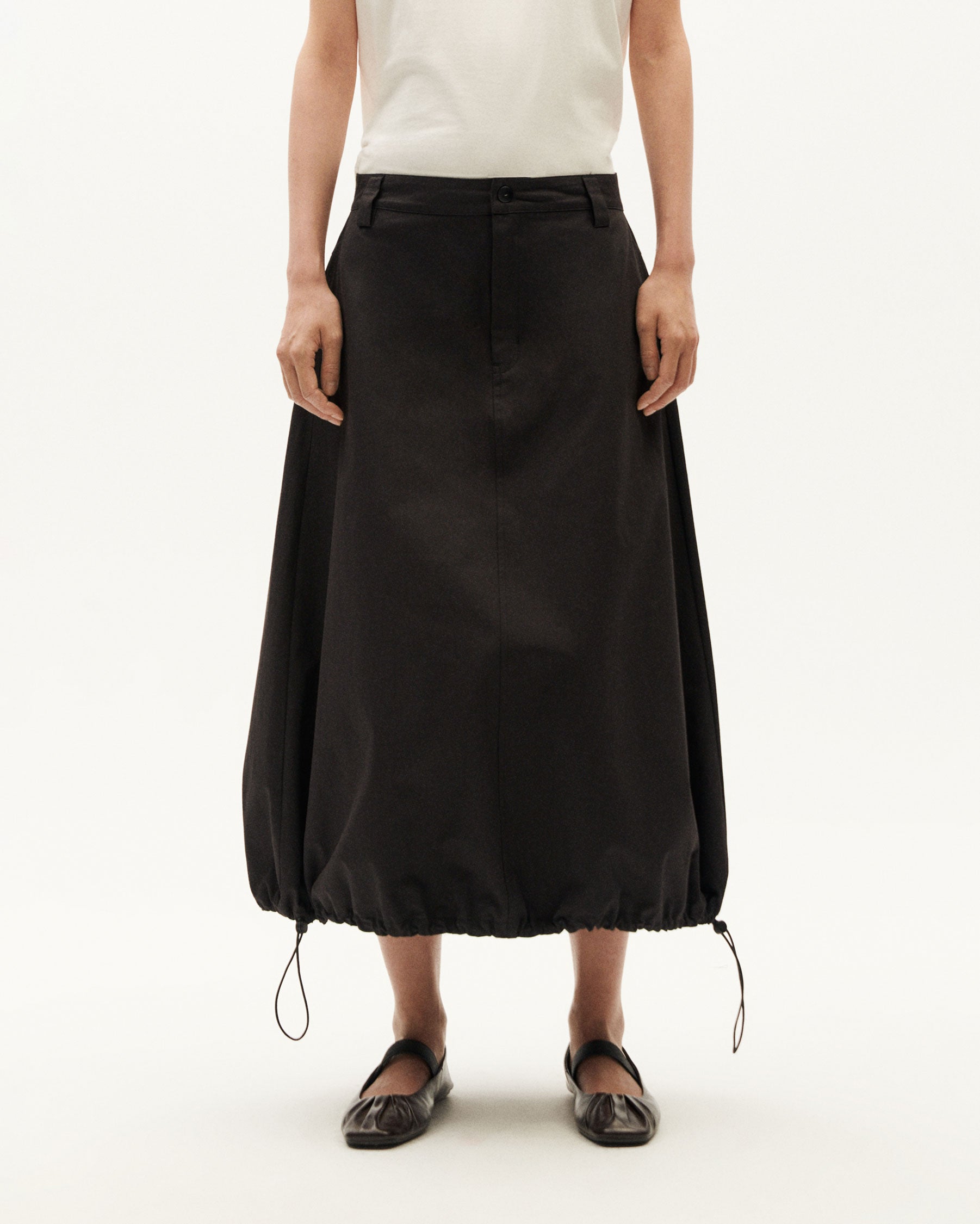 Falda negra Etel sostenible-1