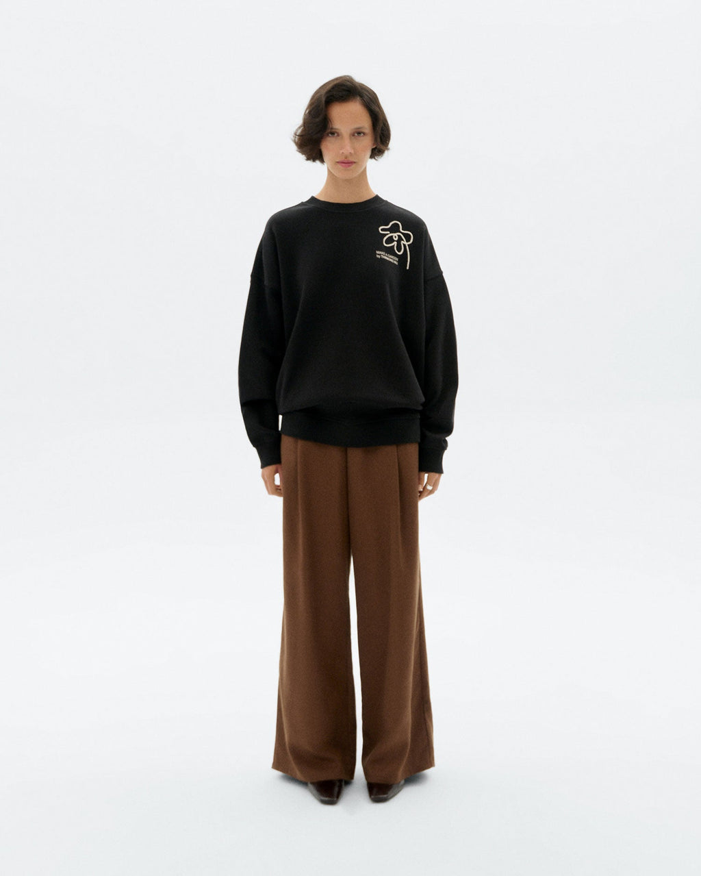 Sudadera oversize bordada a mano flower Jimena sostenible - 2