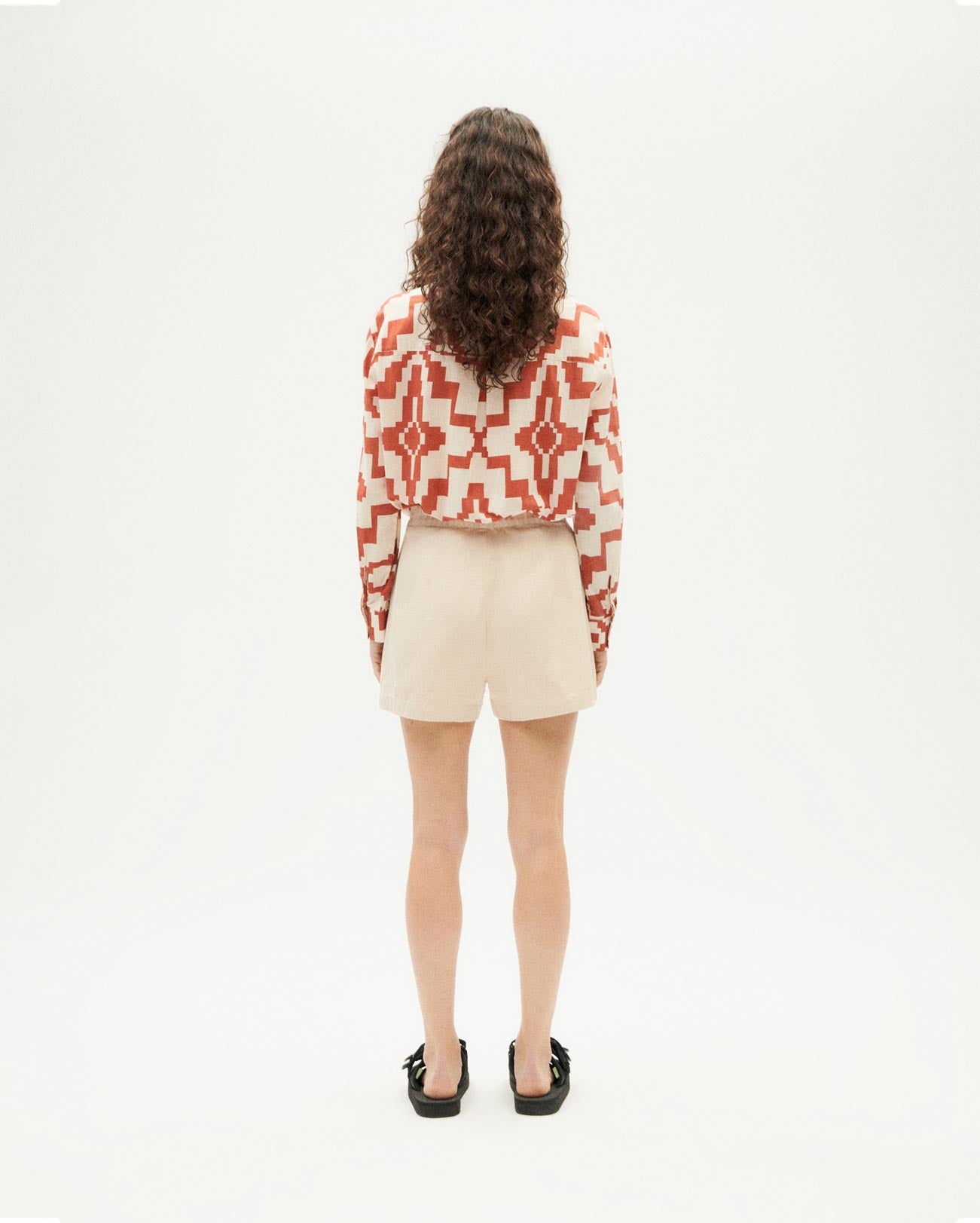 Narciso sostenible crudo shorts -3
