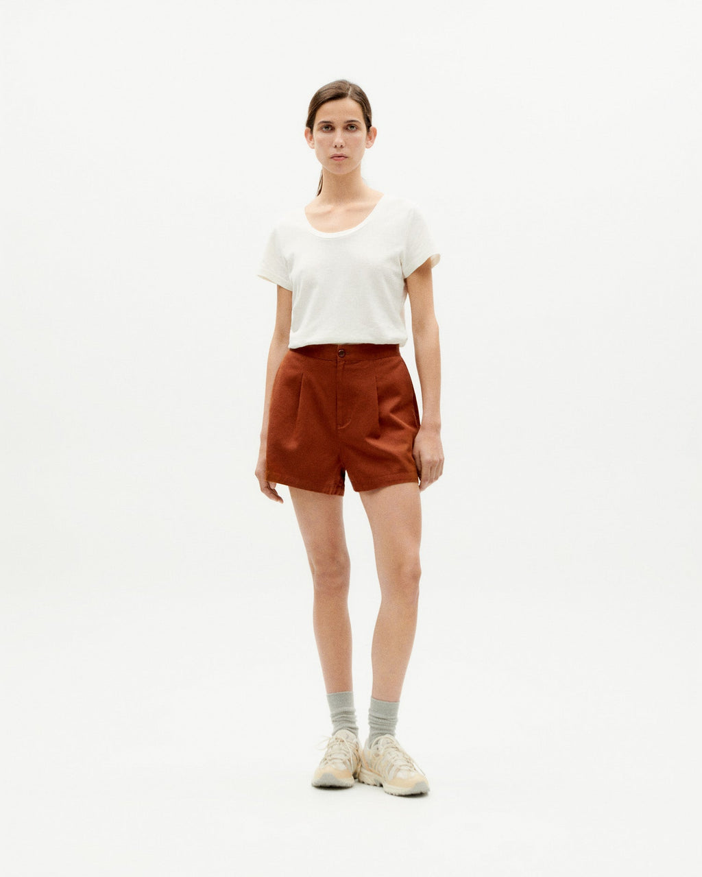 Brown shorts hemp Narciso sostenible -2