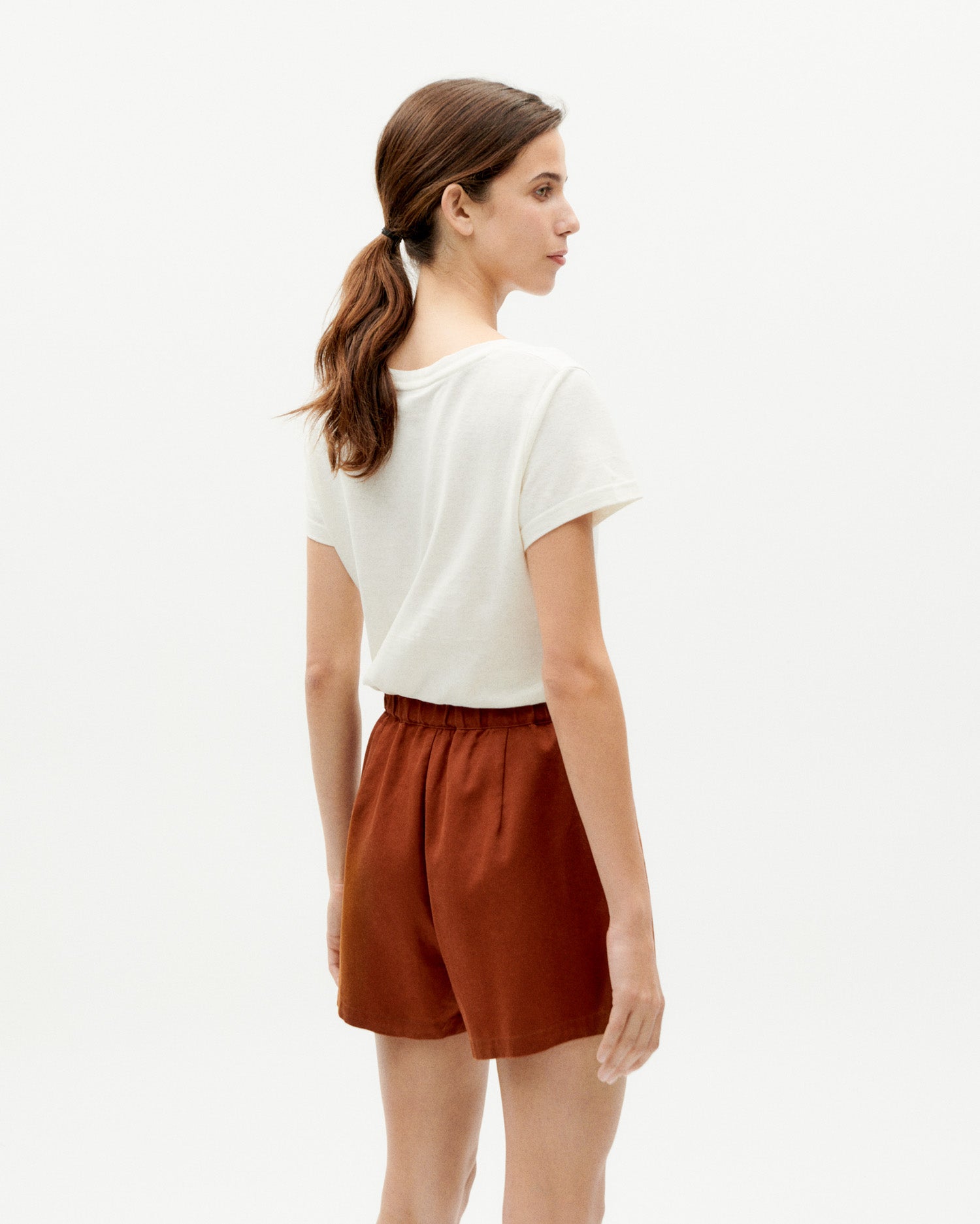 Brown shorts hemp Narciso sostenible -4