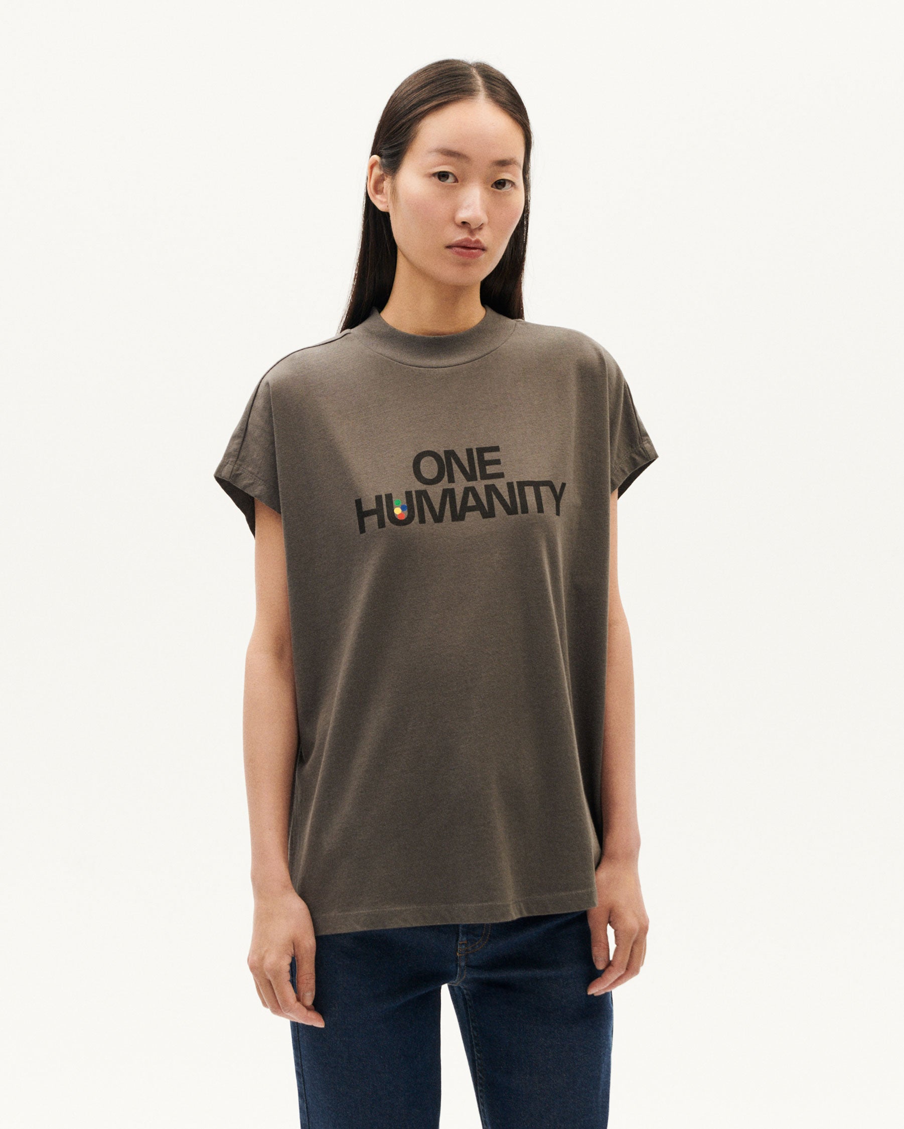 Camiseta gray One humanity Volta sostenible-1