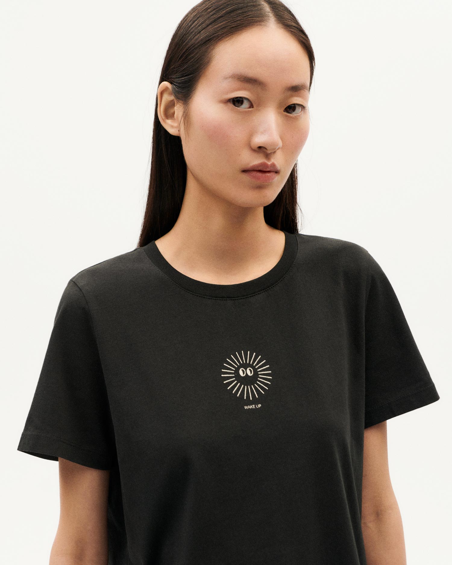 Camiseta negra soleil Ida sostenible-3