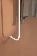 Detalles del armario TAMINA con Jersey gris en metal blanco.