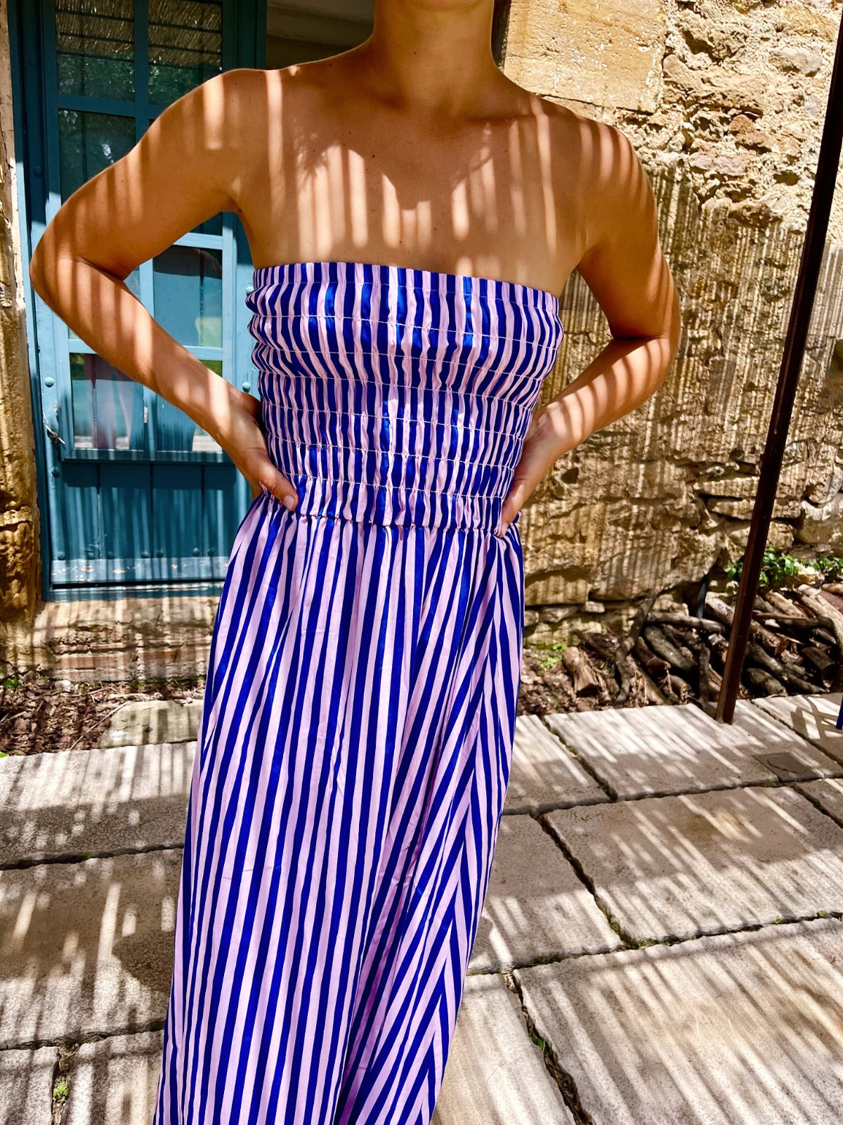 Vestido de Rayas Azules y Rosas Emily