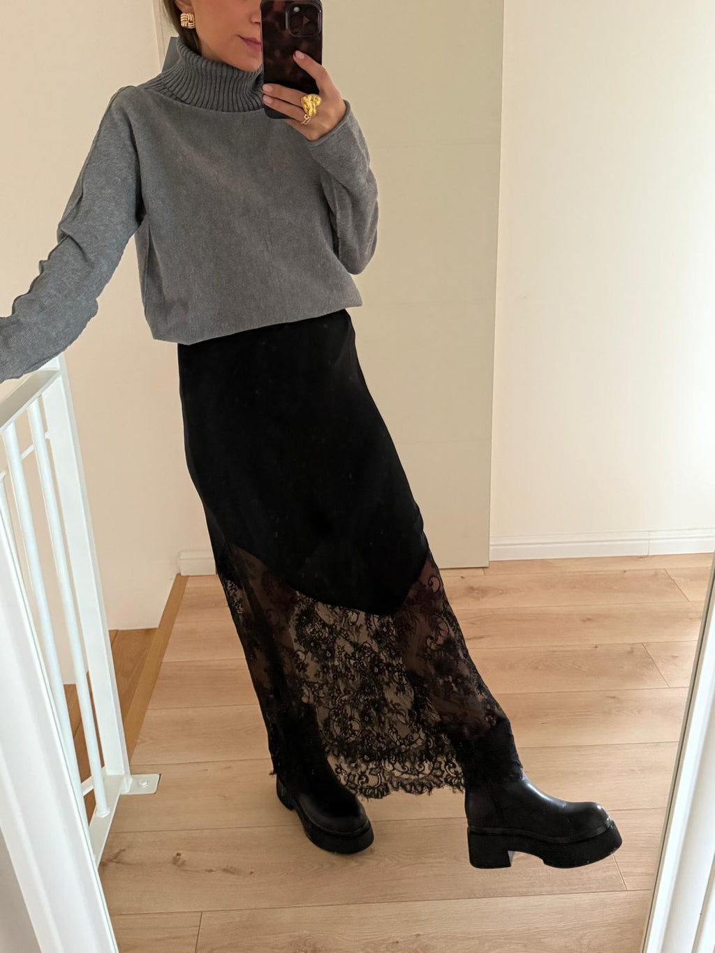 Sola skirt