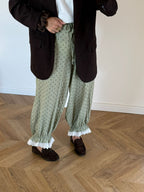 Pantalón caqui a lunares