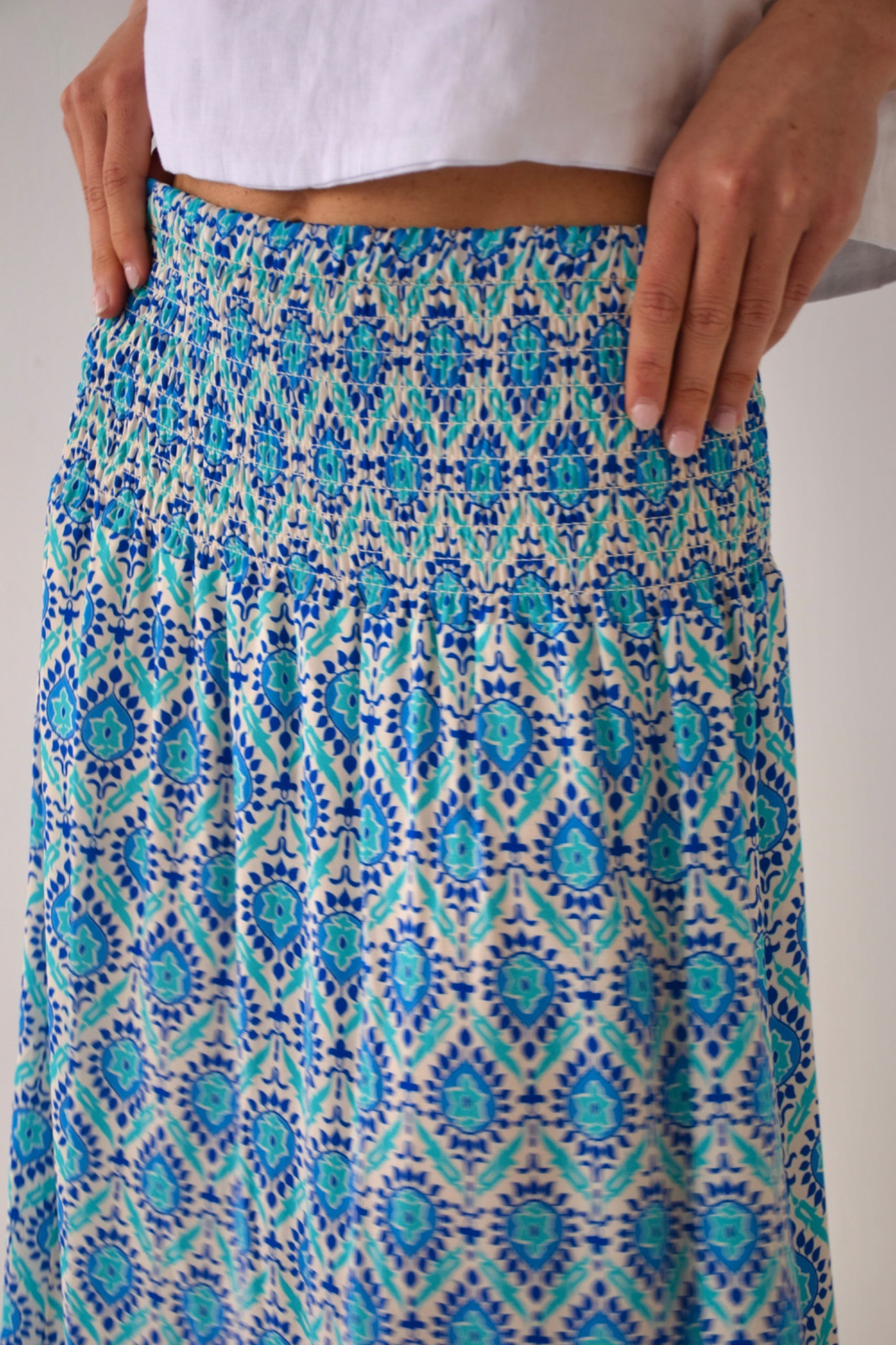 Falda azul marino Mica