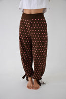 Lia Topos Pantalones marrones y rosas
