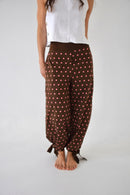 Lia Topos Pantalones marrones y rosas