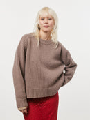 Nikki mesure 1,72m et porte la taille M/L