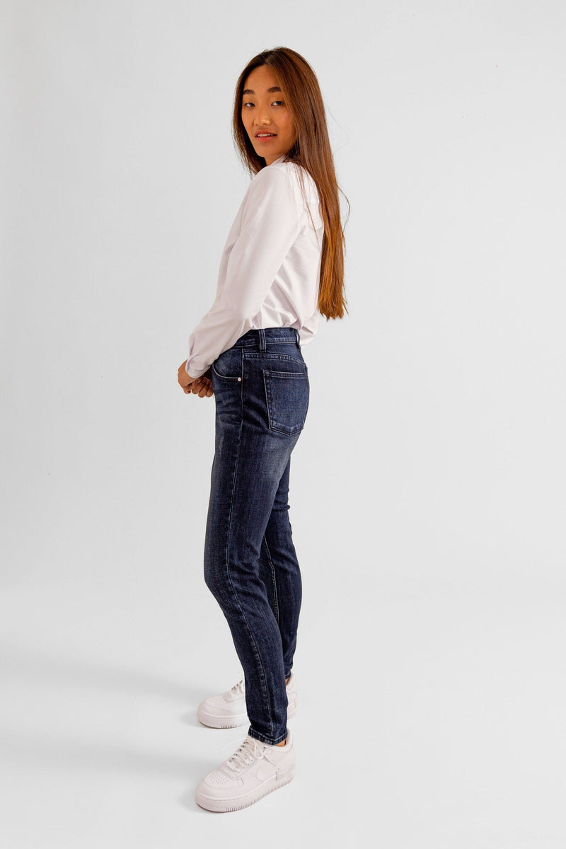 Jean slim stone EMMA femme, BLUE FONCE, taille 25, porté par Pauline (1m65) – photo 3