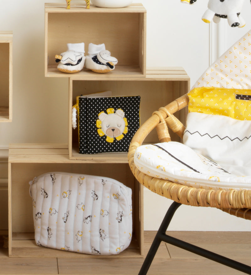 Livre D'Eveil En Velours Blanc