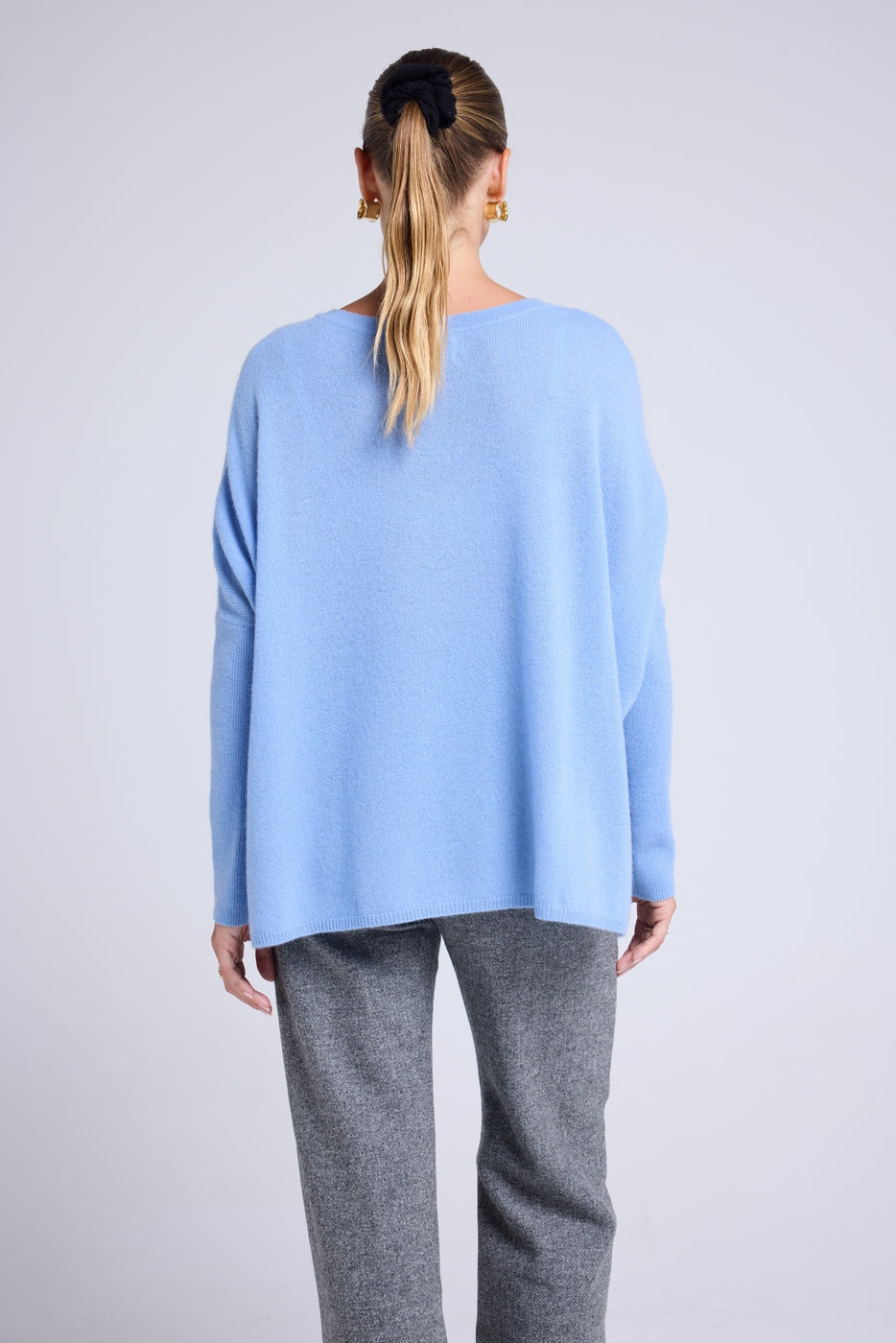 Maglione con scollo a V poncho Zancha - Celeste