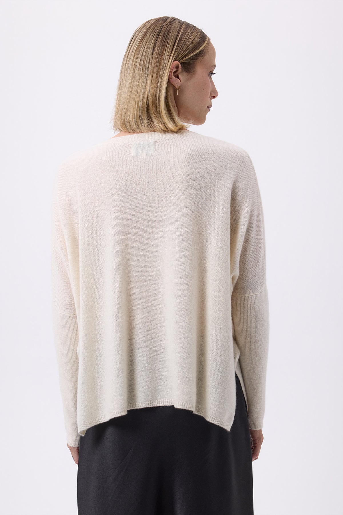 Sweter poncho z dekoltem w serek Zancha - Biały - Kobieta