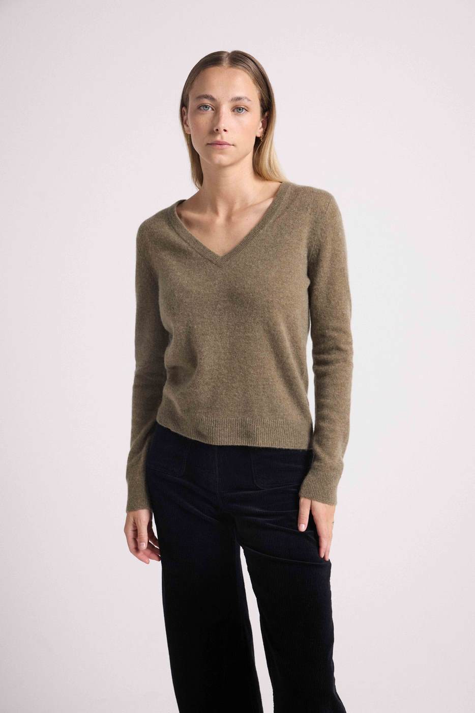 Jersey con Cuello en V Zefina - Verde Caqui