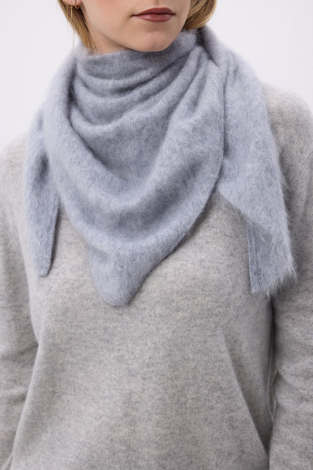 Trójkątna Apaszka Bandana Oversize – Czesany Kaszmir Bandana Zeno – Jasnoszary – Damska