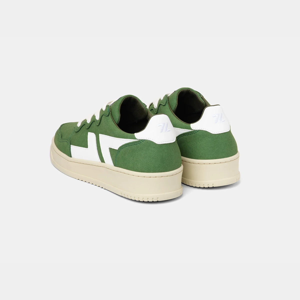 Rückansicht der grünen Sneaker ZETA B3 mit Fokus auf Ferse und Verarbeitungsdetails.