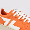 Zoom sobre el par de zapatillas B3 naranjas de Zèta