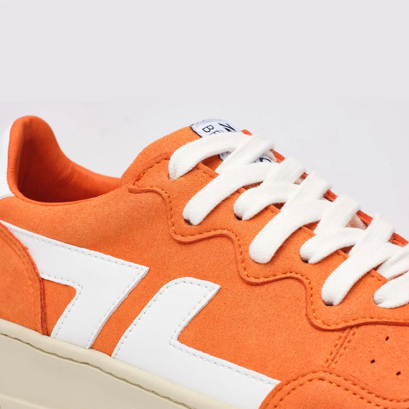 Zoom sobre el par de zapatillas B3 naranjas de Zèta