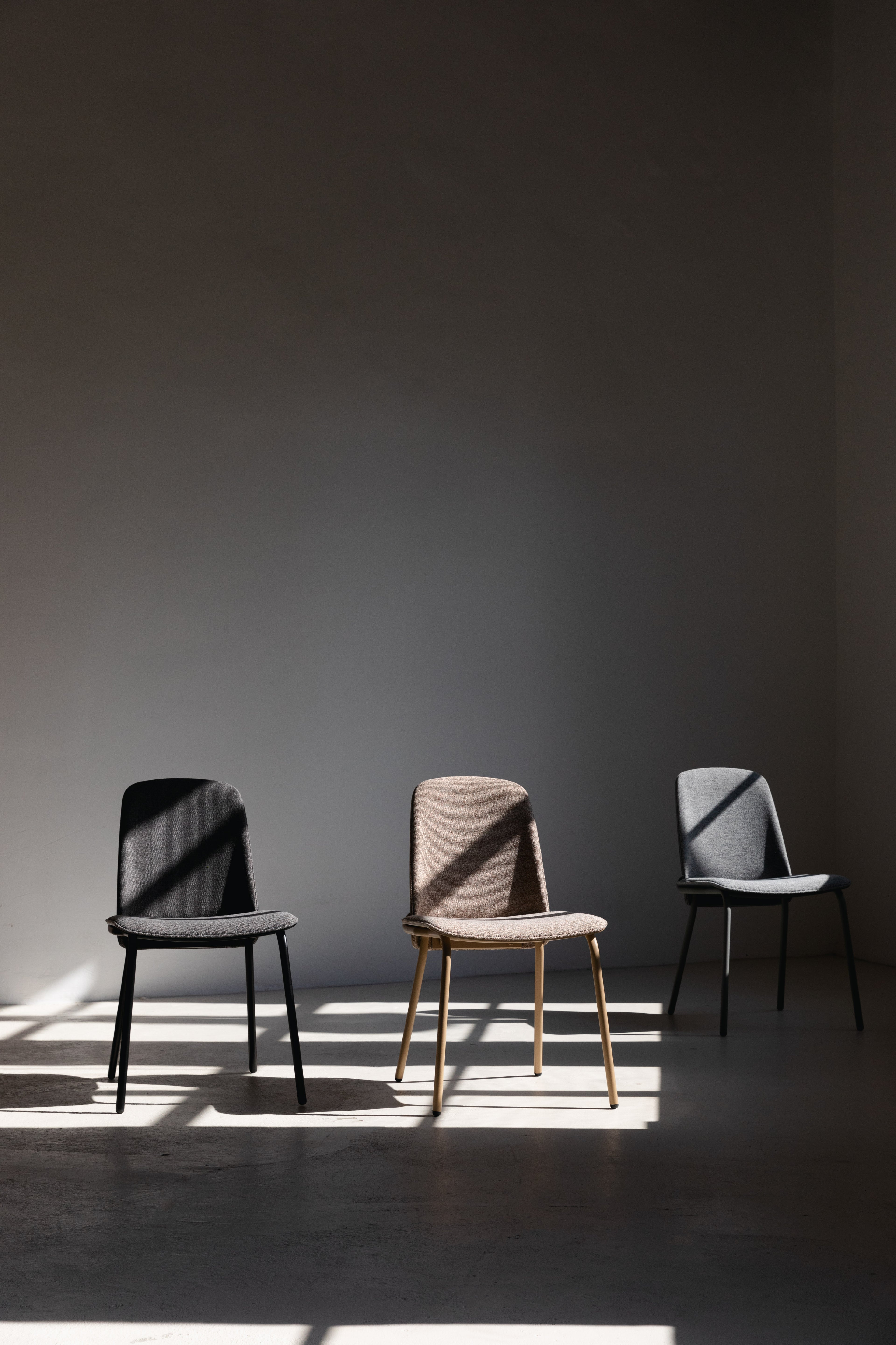 Clip - Dining Room Chair - Fabric - Black/Grey
