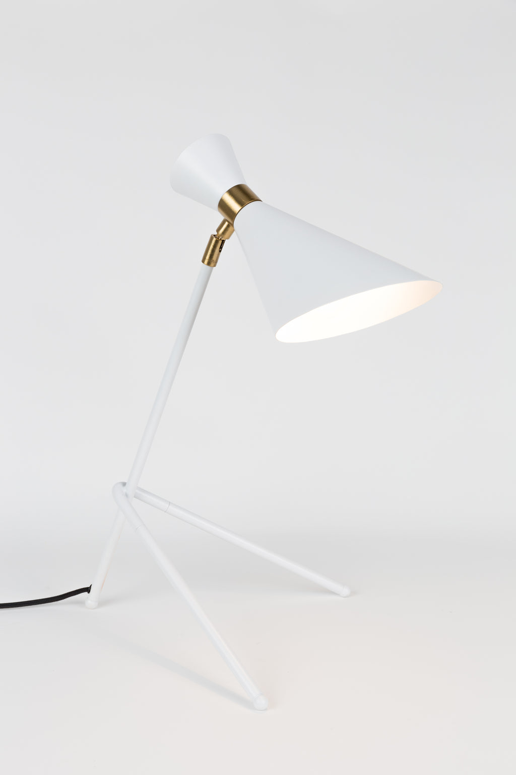 Shady - Desk Lamp - Metal - White