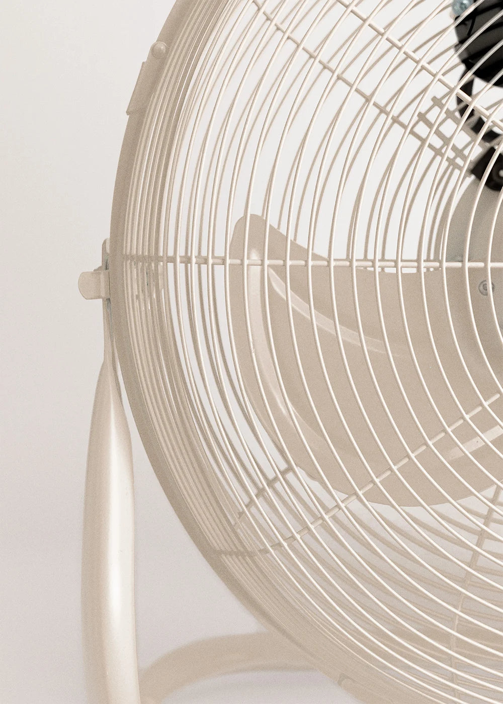 Air Floor Retro - Industrial Floor Fan - 16" - Sand