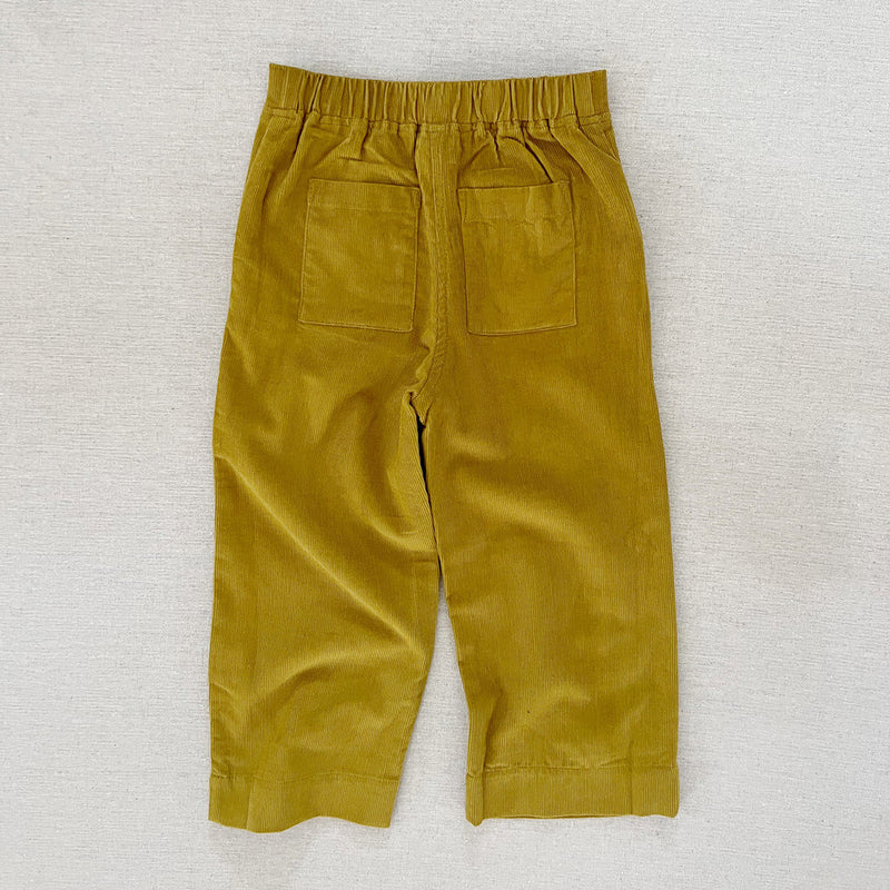 Pantalón Remy de pana verde oliva - Selección Mabo disponible en amaetc.com, concept store eco-friendly para niños
