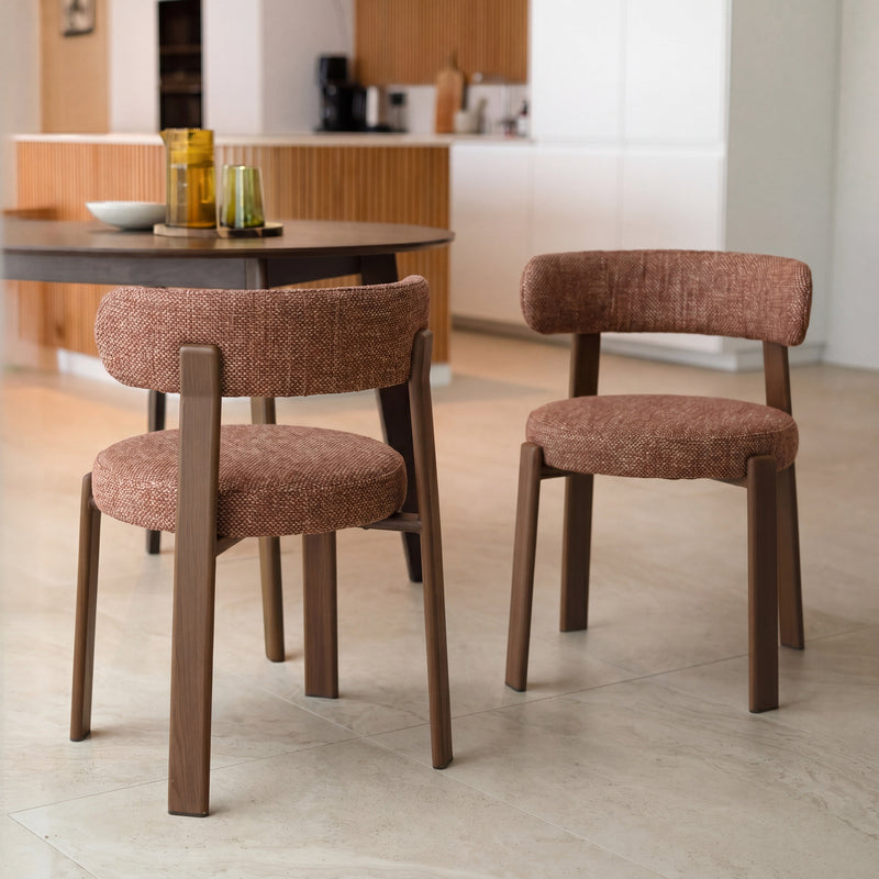 Lot de 2 chaises Aura en tissu texturé brun canelle, pieds en métal effet bois