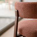 Lot de 2 chaises Aura en tissu texturé brun canelle, pieds en métal effet bois