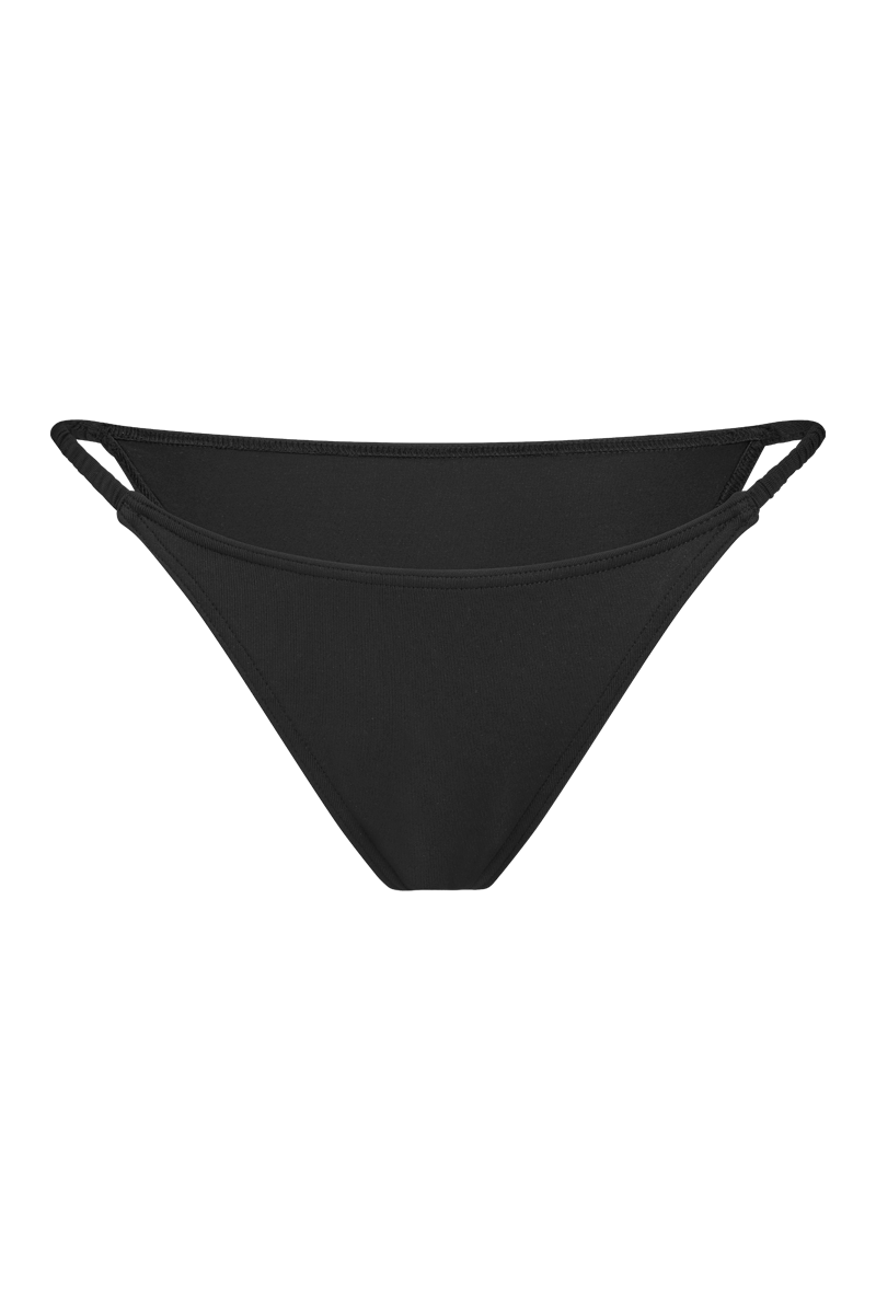 anja bas bikini l'époustouflante noir devant