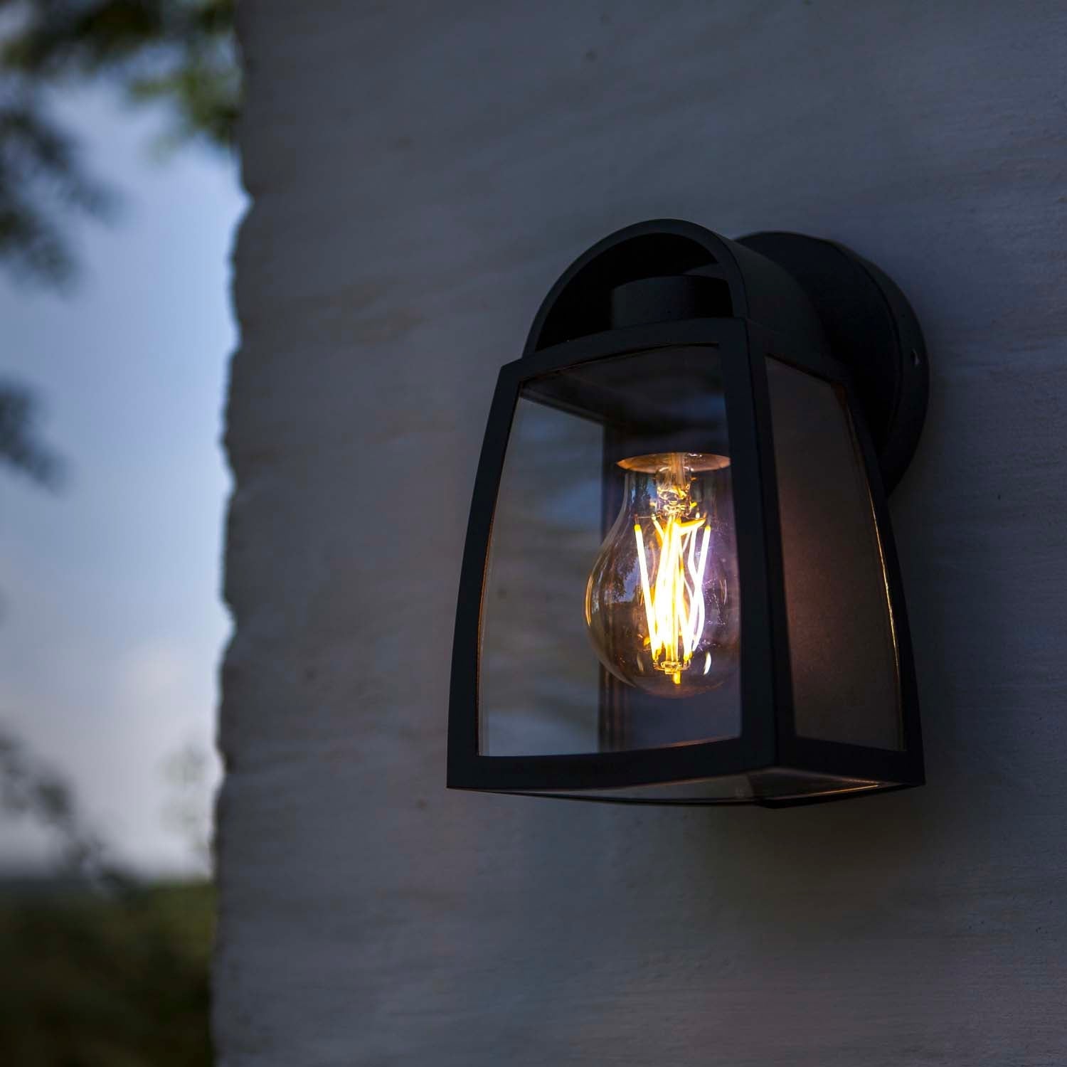 Kelsey - Mains-Powered Wall Light - Aluminium - Matt Black