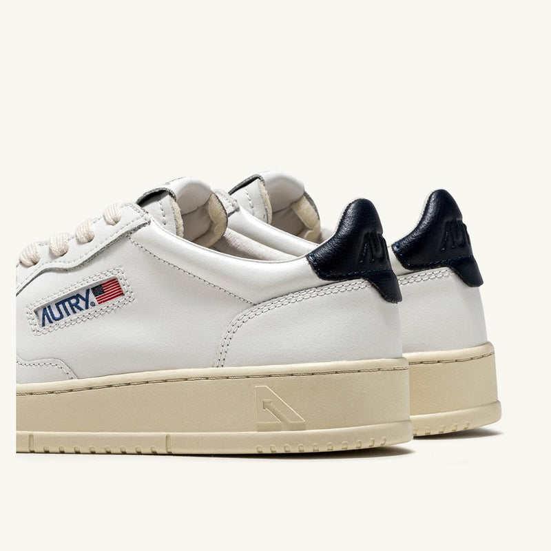 Autry - Medalist Low Sneakers - White
