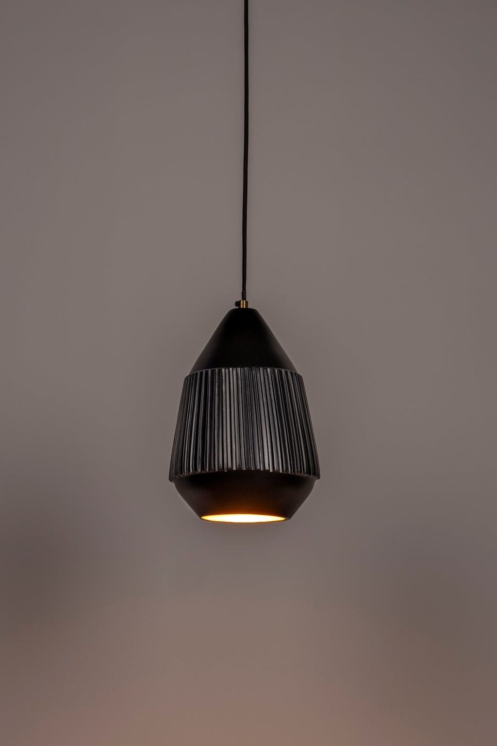 Aysa Haute - Pendant Lamp - Aluminum - Black