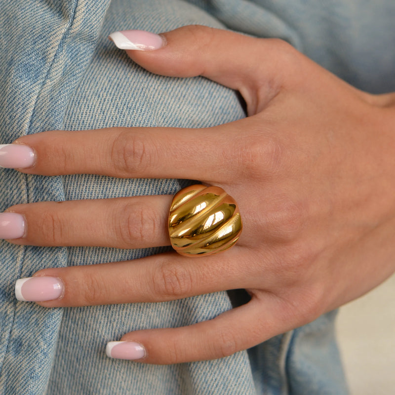 Anillo de media luna